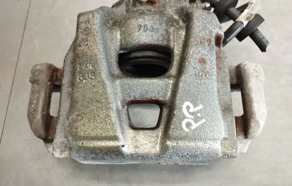 Audi A5 Sportback 8TA Front brake caliper