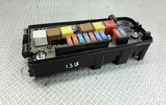 Opel Signum Fuse module 460023260 13172979