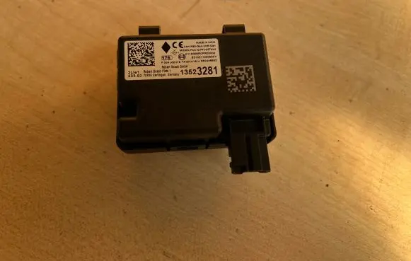 Opel Astra K Door control unit/module 13523281