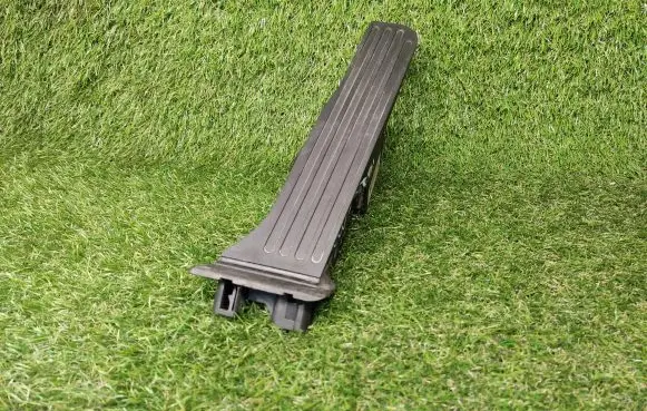 Volkswagen PASSAT CC Accelerator throttle pedal 1K1721503L