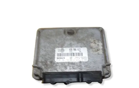 Volkswagen Golf IV Engine control unit/module 0281001759