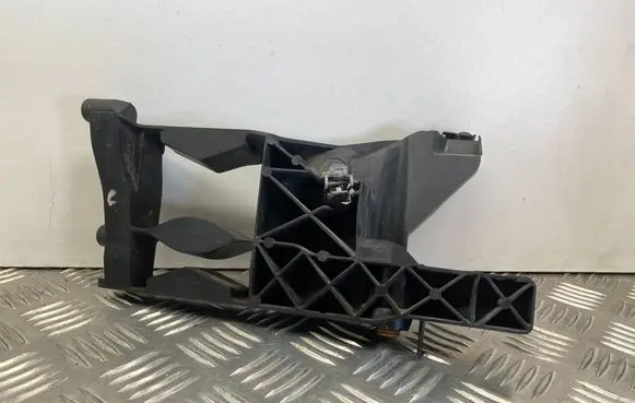 Audi A6 S6 C7 4G Headlight/headlamp mounting bracket 4G0805608A