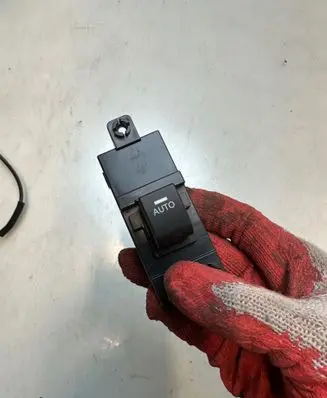 KIA Venga Quarter vent window switch 935751P200