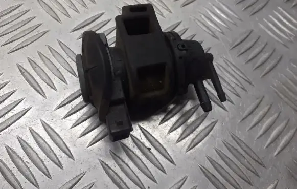 Renault Megane II Valve vacuum 