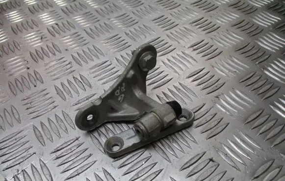 Mercedes-Benz A W169 Front door upper hinge 