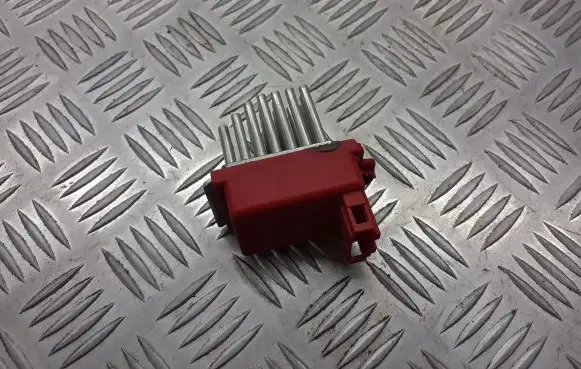 Audi A3 S3 8L Heater blower fan relay 1J0907521
