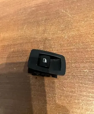 BMW 1 E81 E87 Other switches/knobs/shifts 15939900 D2389