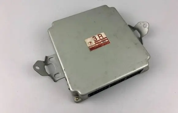 Subaru Forester SF Engine control unit/module 22611AG322 A18000D8N