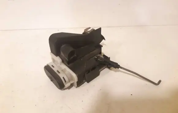 Audi A4 S4 B5 8D Rear door lock 8D0839016A