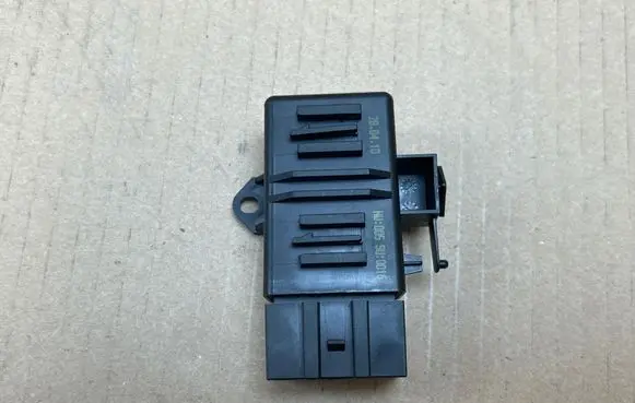 Skoda Superb B6 (3T) Seat heating relay 3T0959772