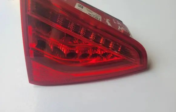 Audi A5 8T 8F Tailgate rear/tail lights 8T0945093C 21200106 AU484PAT2