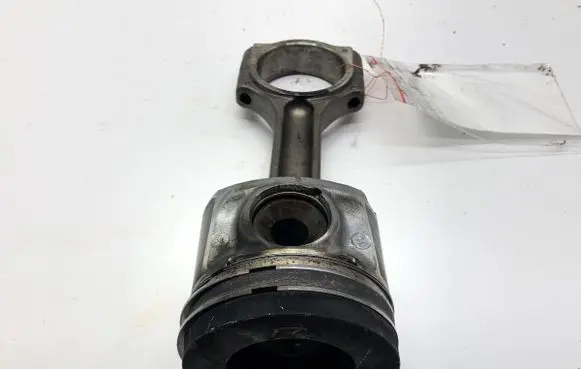 Renault Master III Piston with connecting rod 
