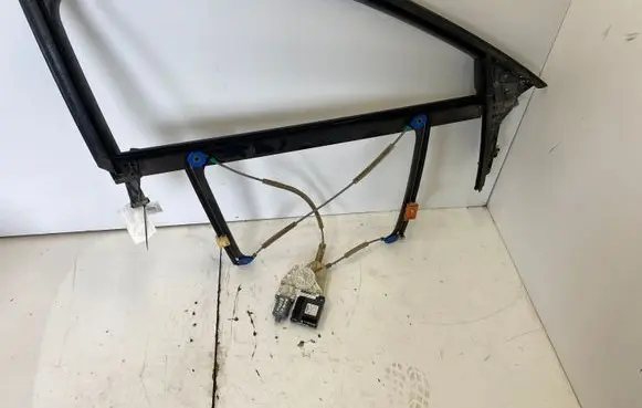 Audi A3 S3 8P Front door window regulator with motor 8P3837462C 8P0959802A