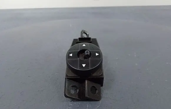 KIA Carnival Mirror heating switch 93540-4D000