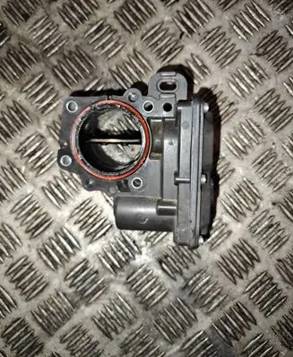 Ford Kuga II Throttle valve 9806625280