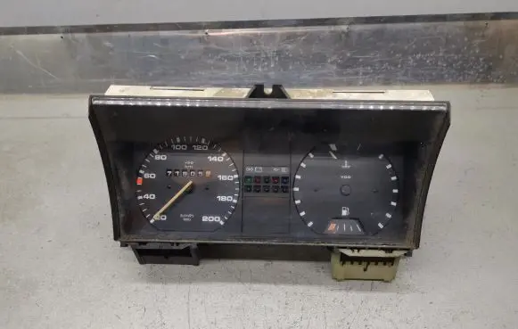 Volkswagen Golf II Speedometer (instrument cluster) 191919059