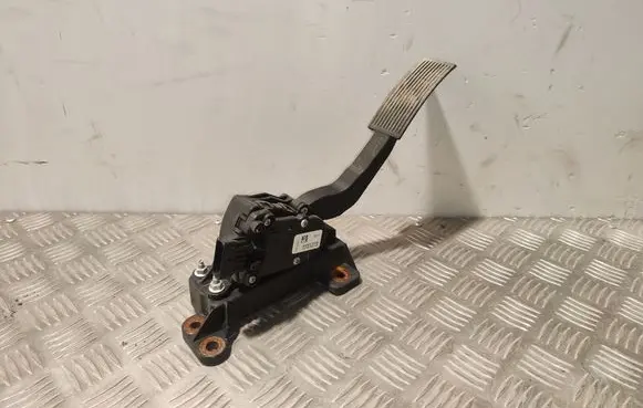 Nissan Navara D40 Accelerator throttle pedal 18002