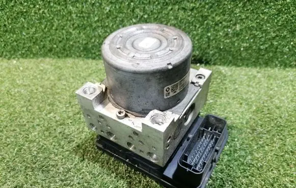 Opel Vivaro ABS Pump 476601418R 93459794