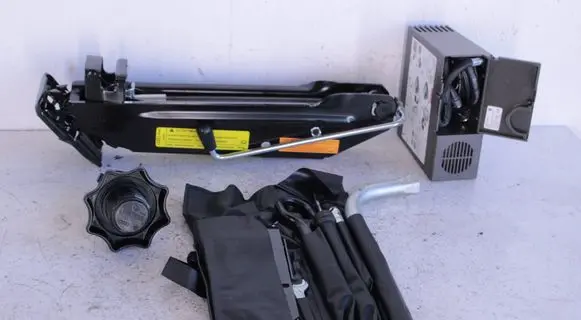 Audi Q5 SQ5 8R Tool set 8R0011031E 8P0012615A 1K0803899E