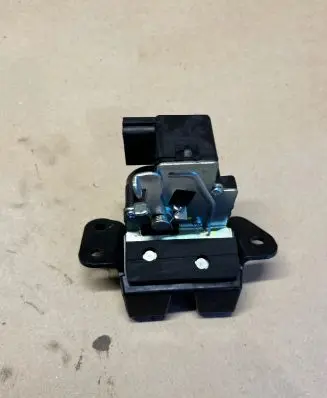 KIA Carens III Tailgate/trunk/boot lock/catch/latch