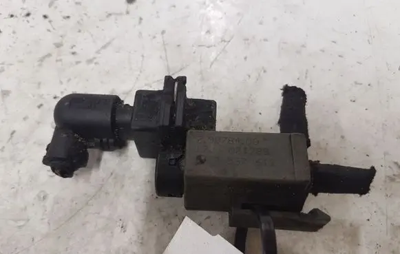 BMW 3 E90 E91 Vacuum valve 70078400 7587612