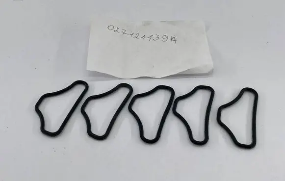 Audi 100 S4 C4 Engine coolant pipe/hose 027121139A