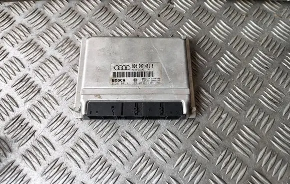 Audi A6 S6 C5 4B Engine control unit/module 8D0907401B 0281001811
