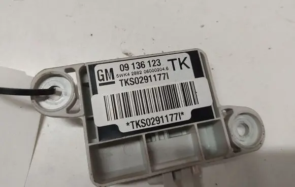 Opel Vectra B Airbag deployment crash/impact sensor 09136123 5WK42882 TKS0291177I