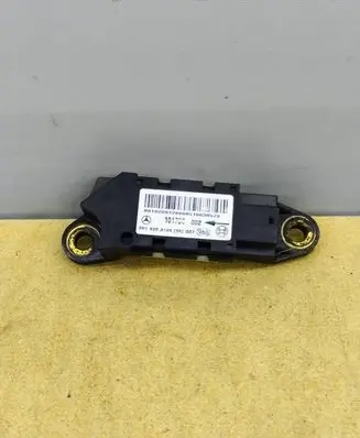 Mercedes-Benz CLK A209 C209 Airbag deployment crash/impact sensor 0018209126 101736002