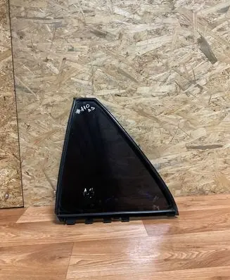 Toyota Avensis T250 Rear vent window glass 43R00048 DOT24AS2M68