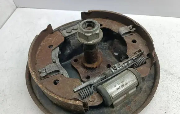 Nissan Note (E11) Rear brake disc plate dust cover 8200123912