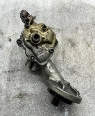 Audi A6 S6 C6 4F Oil pump 059115105