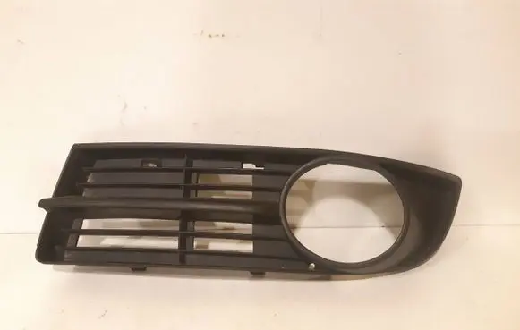 Volkswagen Touran I Front bumper lower grill 1T0853665A