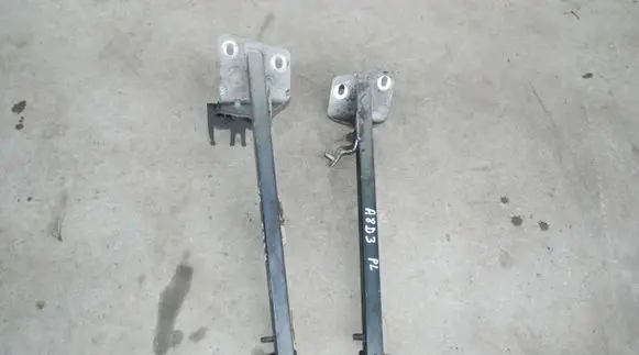 Audi A8 S8 D3 4E Engine mounting bracket 450KM