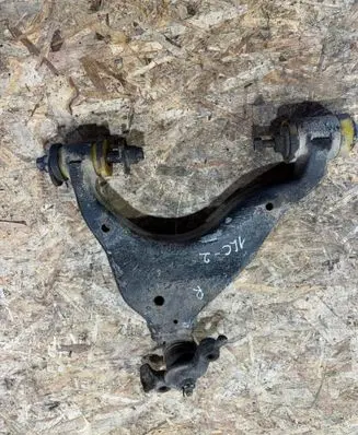 Toyota Land Cruiser (J120) Front lower control arm/wishbone 
