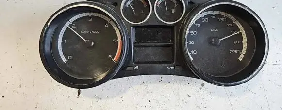 Peugeot 308 Speedometer (instrument cluster) 9665107480 503001550310 S800H0113