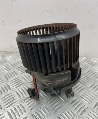 BMW 2 F46 Heater fan/blower 9297752
