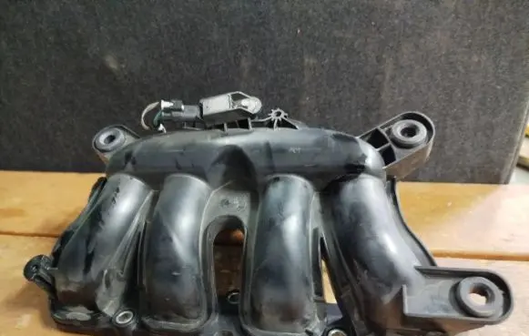 Citroen DS7 Crossback Intake manifold 9817556380
