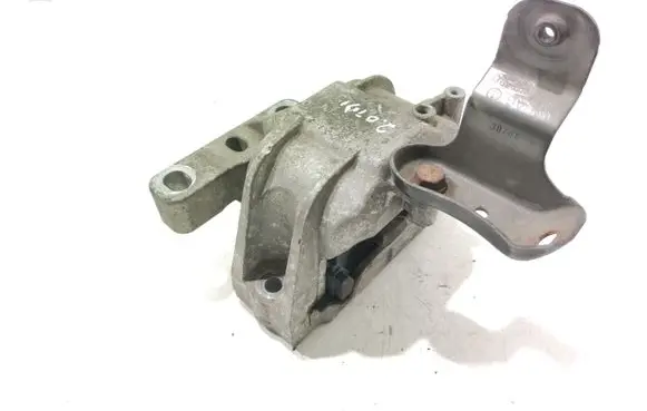 Volkswagen Golf V Engine mount bracket 1K0199262