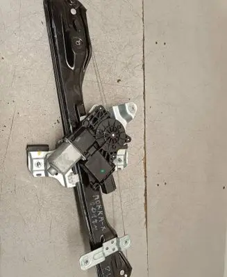Opel Mokka X Rear door window regulator with motor