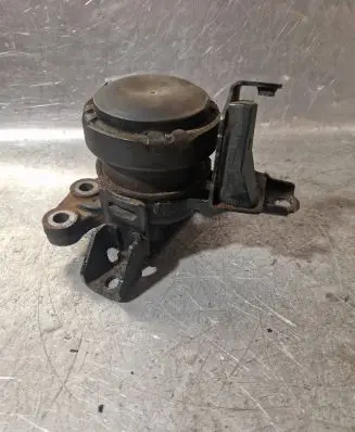 Suzuki SX4 Engine mount bracket 1CA