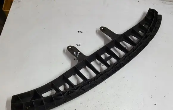Front bumper mounting bracket