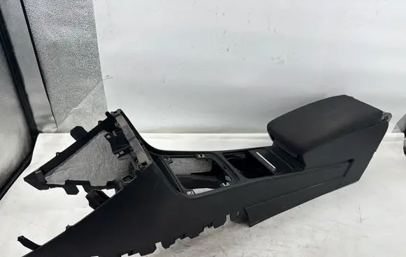 Volkswagen PASSAT B6 Center console 3C1863241