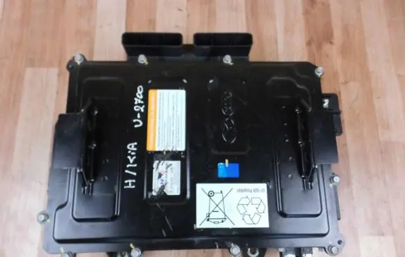 Hyundai Tucson TL Voltage converter inverter 375M0D7000