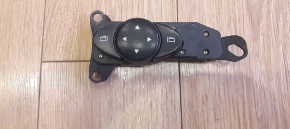 Mercedes-Benz E W211 Wing mirror switch 2118215379 03211025