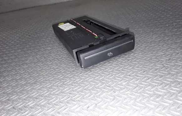 Audi A3 S3 A3 Sportback 8P Dashboard storage box/compartment 8P0941561G
