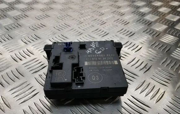 Mercedes-Benz E W211 Door control unit/module 2118704126