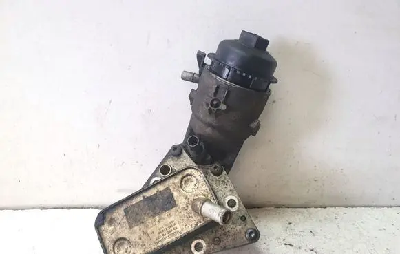 Opel Zafira B Oil filter mounting bracket 5989070231