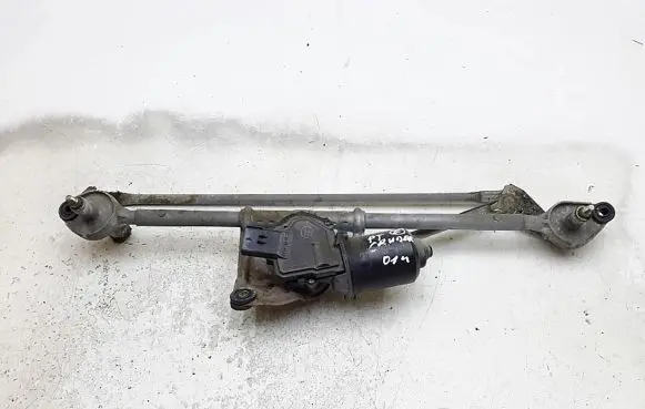 Chrysler PT Cruiser Front wiper linkage 05288695AA