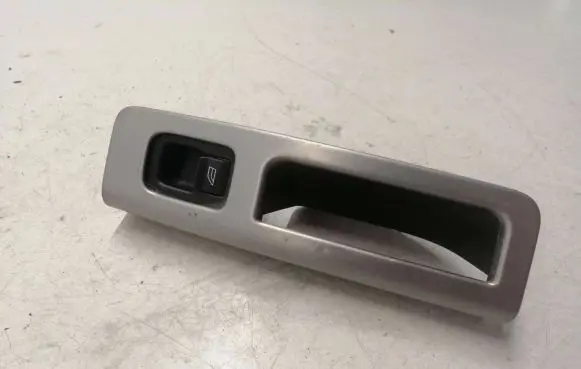 Volvo V50 Electric window control switch 8663819